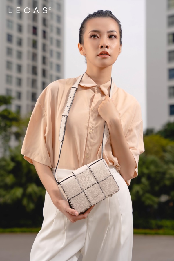 Túi Đeo Chéo BOTT180 Màu Trắng Giới Hạn