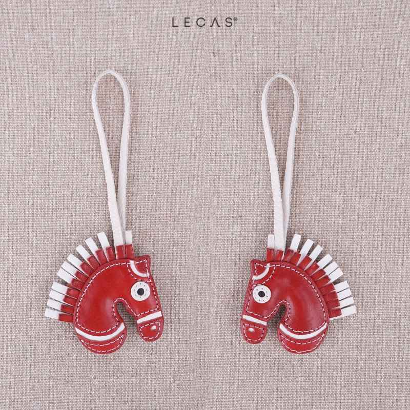 Charm Mã Đỏ Phối Trắng