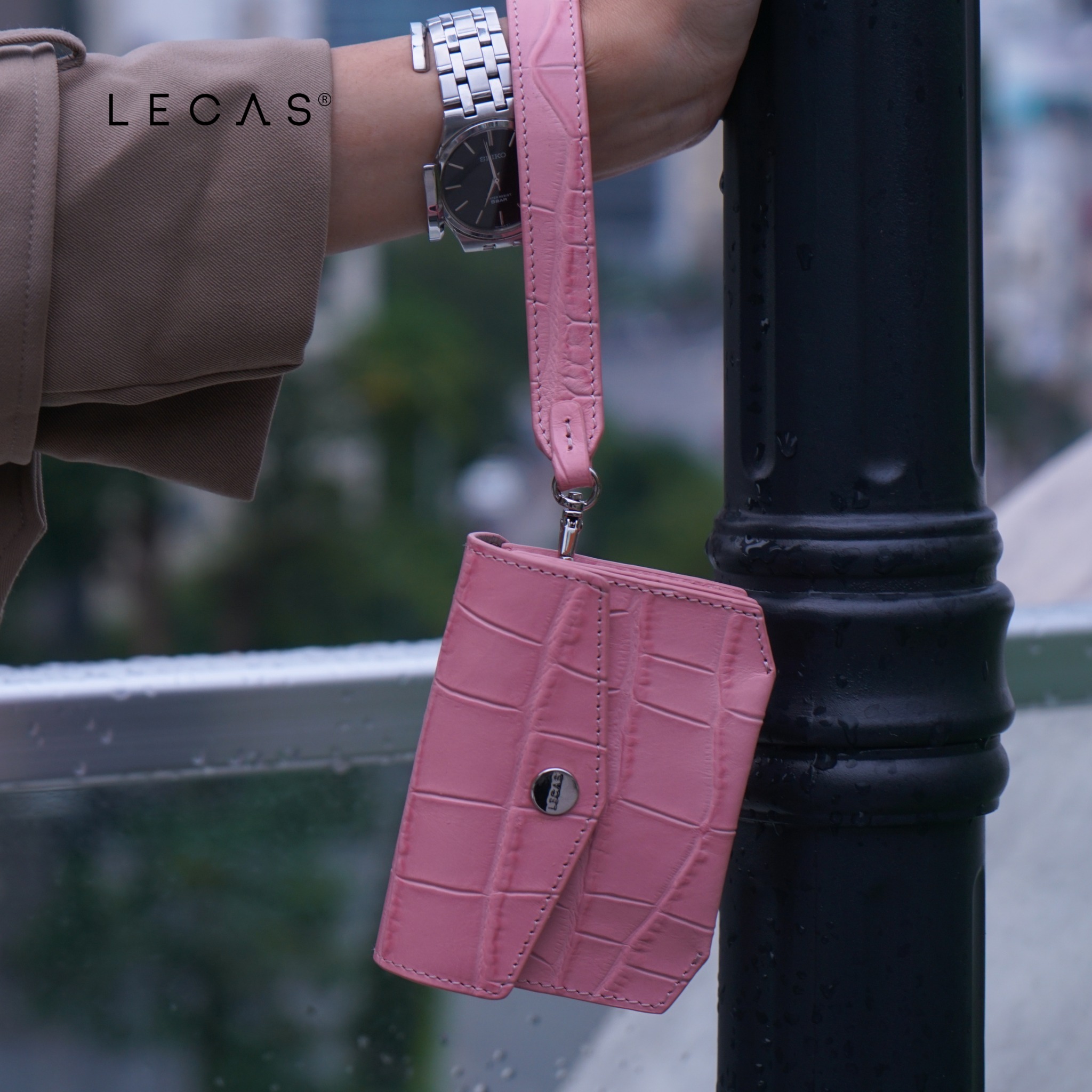 Ví Đựng Thẻ KISSY hồng da dập vân cá sấu trẻ trung, nữ tính