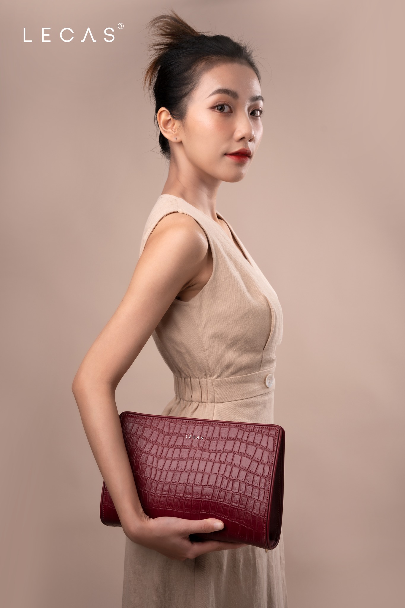 Túi Đeo Chéo/Xách Tay LIZ  với thiết kế thanh lịch, thời trang, hiện đại