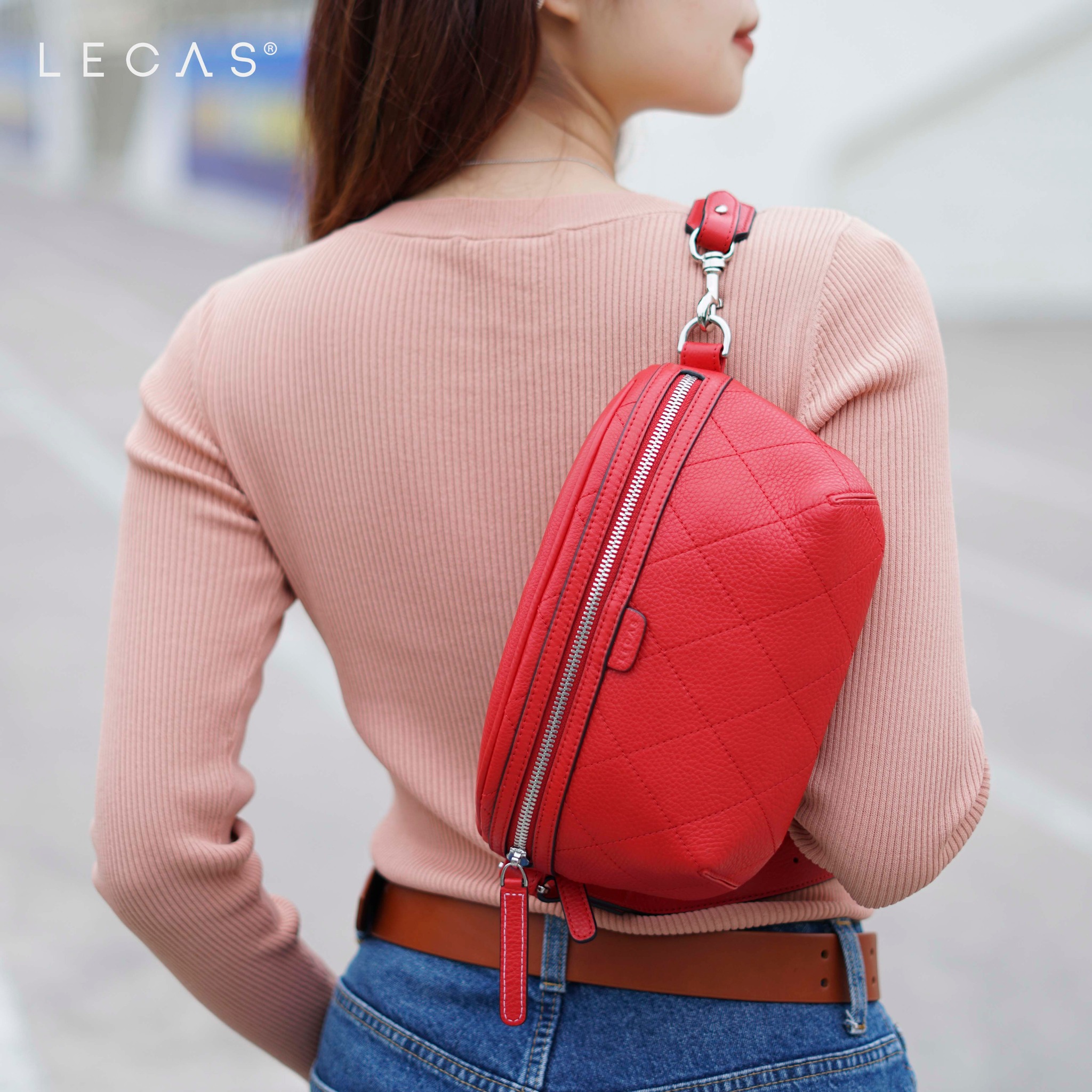 Túi Bao Tử FANNY với sắc đỏ độc đáo, thu hút