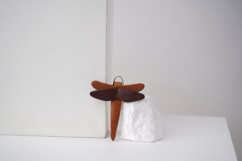 Tai khoá Cánh Chuồn thân thương, gọi nhớ kỷ niệm, dễ tháo lắp