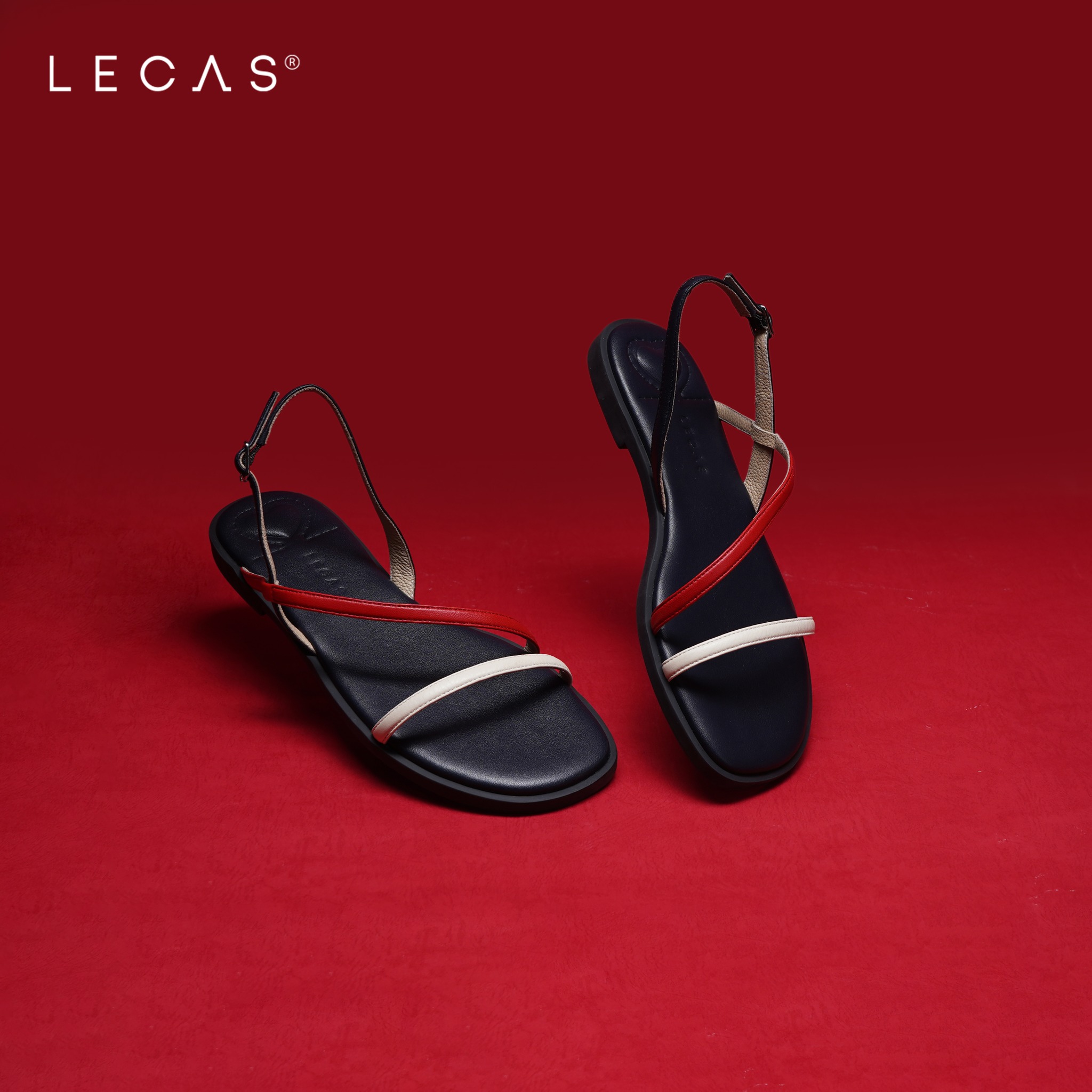 Sandals Liễu như một làn gió mùa hạ nhẹ tênh, tinh khôi và dịu dàng chạm vào từng bước chân người mang